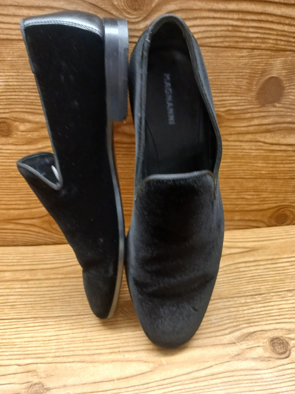 Magnanni Men's Velvet Slip-On Loafer -Black